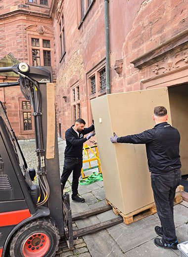 Tresor Transport mit Stapler